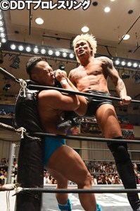 sakaguchi-rightknee